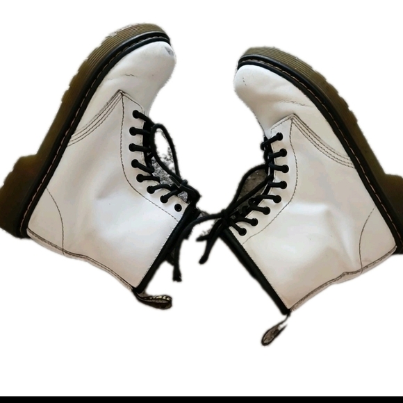 Dr. Marten Kids White 1460 Smooth Leather Lace Up Classic Combat Boots 2 - Picture 7 of 16